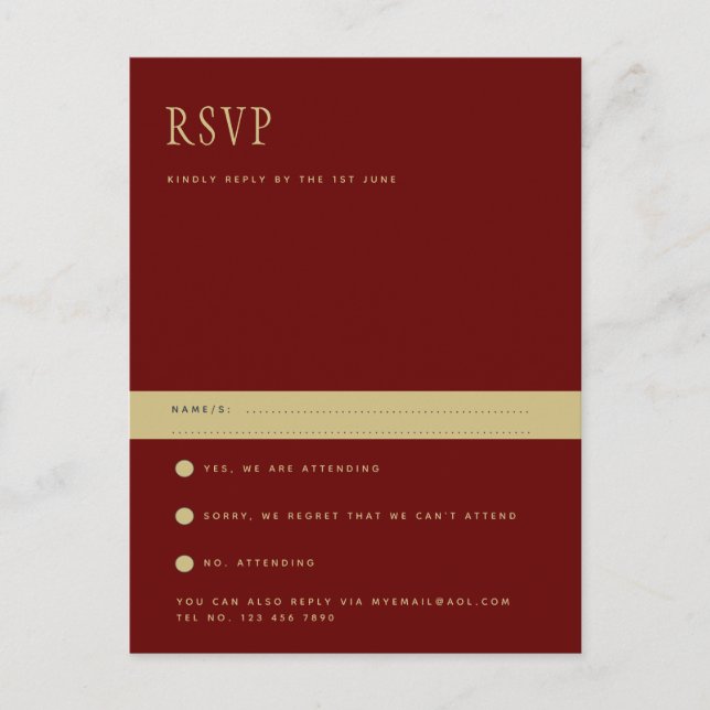 Trendige moderne Burgund Gold Wedding RSVP Postkarte (Vorderseite)