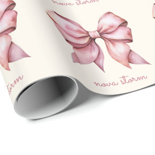 Trendige rosa Schleife personalisiert mit Namen un Geschenkpapier