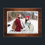 Trendige Schreibmaschine Schriftart Minimalistisch Postkarte<br><div class="desc">Stilvolle und trendige Schreibmaschine Schriftart Minimalistisch Happy Holidays Foto Holiday Postcard - Rustikales Holz</div>