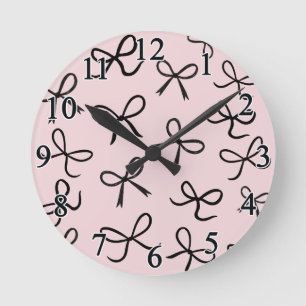 Trendige süße kleine schwarze Schleifen Rosa Runde Wanduhr