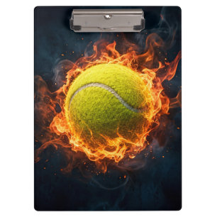 Trendiger Tennisball in Flammen Moderne Sportkunst Klemmbrett
