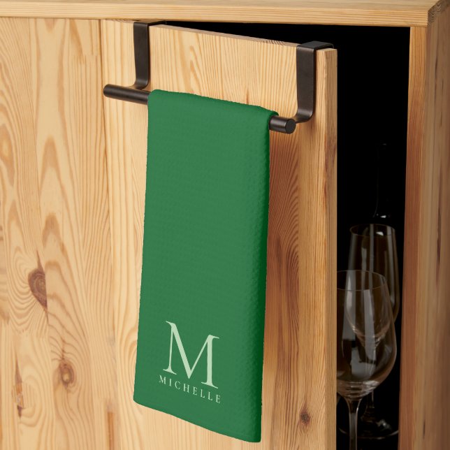 Trendiger Waldgrüner Moderner Schablonen-Monogramm Geschirrtuch (Drittel gefaltet)