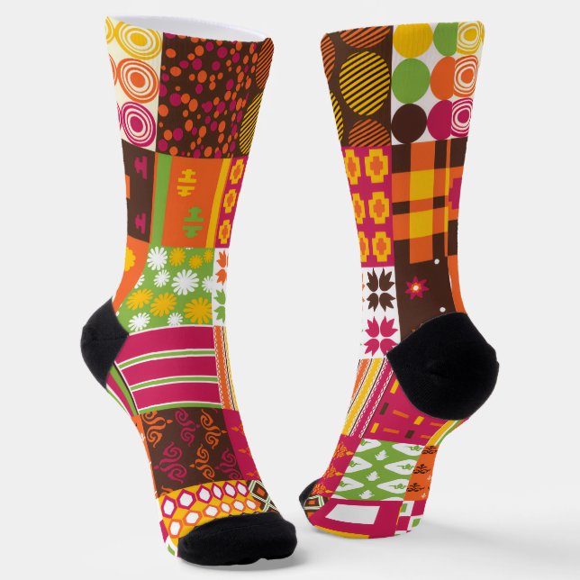 Trendiges farbenfrohes Muster mit Hohlräumen Socken (Gewinkelt)