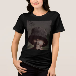Trendiges Grafik-T-Shirt – Einzigartiges stilvolle Tri-Blend Shirt