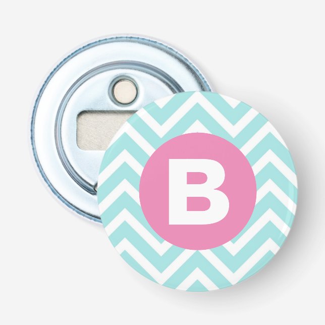 Trendiges Hellblau-Chevron-Rosa-Monogramm Flaschenöffner (Vorderseite)