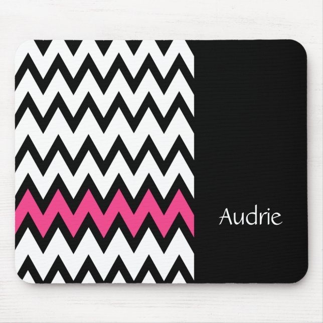 Trendschwarz-weiß Zickzack rosa mit Namen Mousepad (Vorne)