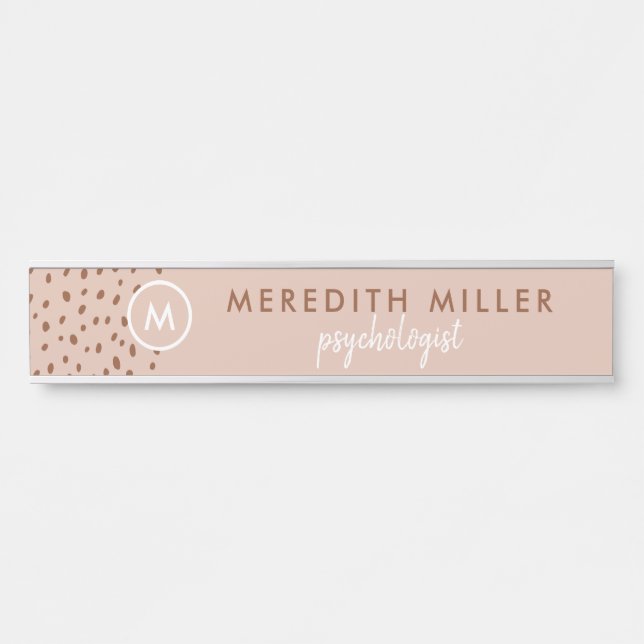 Trendy Beige Monogram mit Terracotta Boho Brown Türschild (Vorderseite )