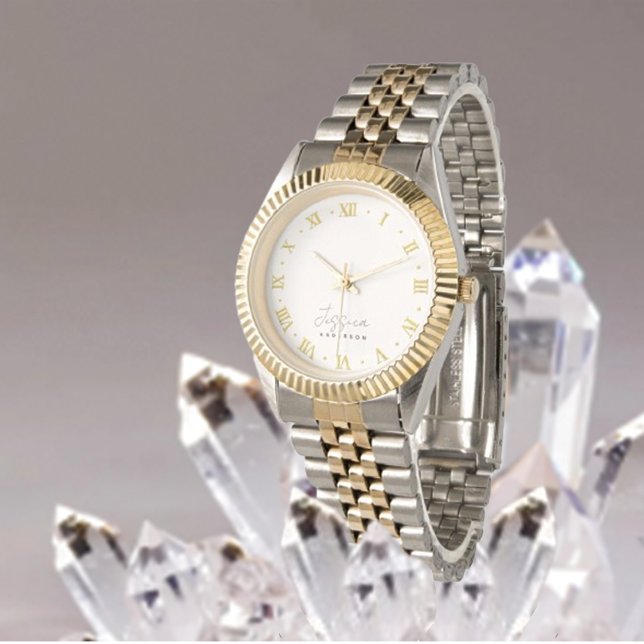 Trendy Beige Stylish Gold Monogram Name Armbanduhr (Von Creator hochgeladen)