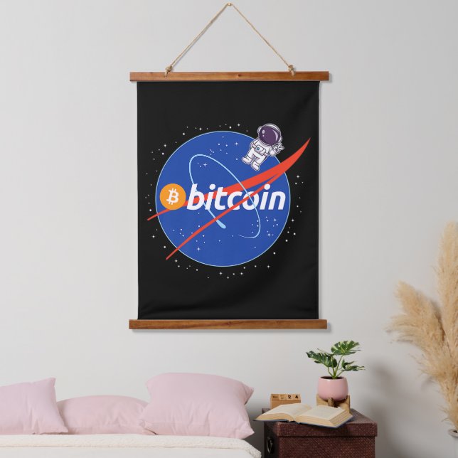 Trendy Bitcoin Astronaut Space Crypto Wandteppich Mit Holzrahmen (Schlafzimmer)