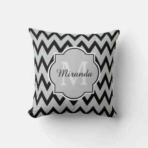Trendy Black Gray Zickzack Zigzag Name und Monogra Kissen