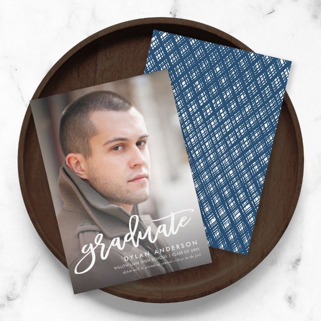 Trendy Brush Script Foto Abschluss Ankündigung (Von Creator hochgeladen)