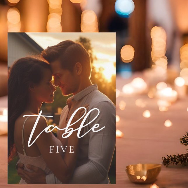Trendy Couple Foto Wedding Tischnummer Card (Von Creator hochgeladen)