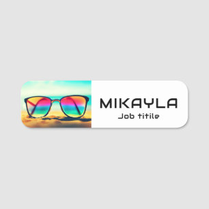 Trendy Eyeglasses auf einem optischen Strand Namensschild
