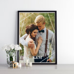 Trendy Geometric Frame und Monogram Poster<br><div class="desc">Einfache und schicke Monogrammgestaltung. Benötigen Sie eine benutzerdefinierte Farbe? Senden Sie uns eine Nachricht an heartlockedstudio@gmail.com und wir helfen Ihnen gerne weiter!</div>