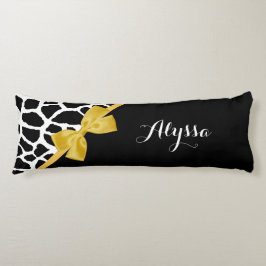 Trendy Giraffe Print Golden Yellow Boy mit Namen Seitenschläferkissen