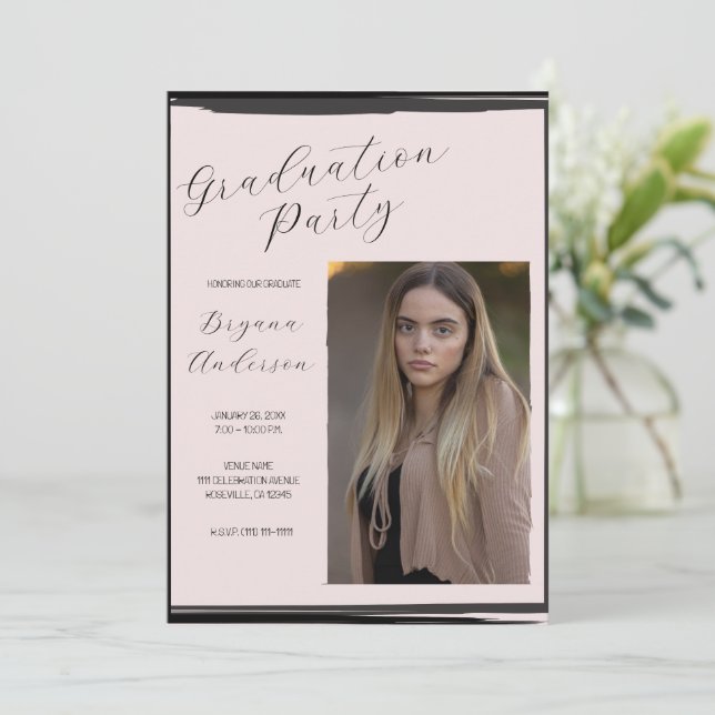Trendy Graduation Party in Rosa und Schwarz Foto Einladung (Stehend Vorderseite)