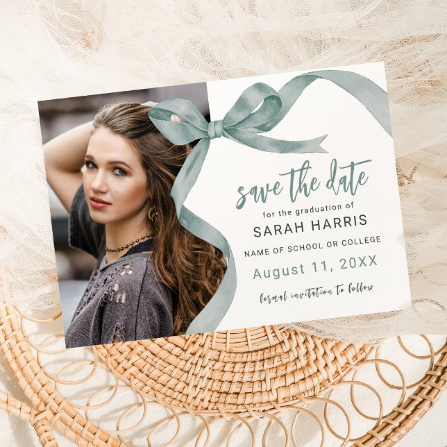 Trendy Green Bow Photo Graduation Save The Date (Von Creator hochgeladen)