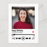 Trendy Individuelle Name Happy Birthday Foto Postkarte<br><div class="desc">Dieses personalisierte Song-Playlist Geburtstagsdesign kann mit Ihrer eigenen Nachricht an Ihren Ehemann, Ihre Ehefrau, Freund, Freundin, Mutter, Vater, Bruder, Schwester, Familie oder Freunde angepasst werden. Dazu können Sie das Wort "Geburtstag glücklich" durch Ihr eigenes kurzes, individuelles Wort/Zitat ersetzen. Der Name kann auch auf Ihren eigenen individuelle Name geändert werden. Sie...</div>