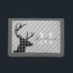 Trendy Kariertes Hirsch und Graustreifen Personali Trifold Geldbörse<br><div class="desc">Stilvolles kariertes Hirschprofil und graue gestreifte Brieftasche mit elegantem Monogramm.</div>