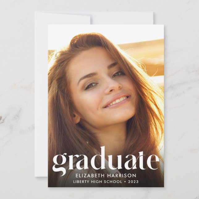 Trendy Large Typografy Foto Graduation Party Einladung (Vorderseite)