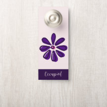 Trendy Lila-Blumen-Doodle Belegt / Frei