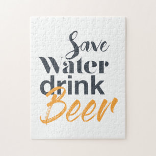 Trendy, lustig, urbanes Design Gerettet Water Drin