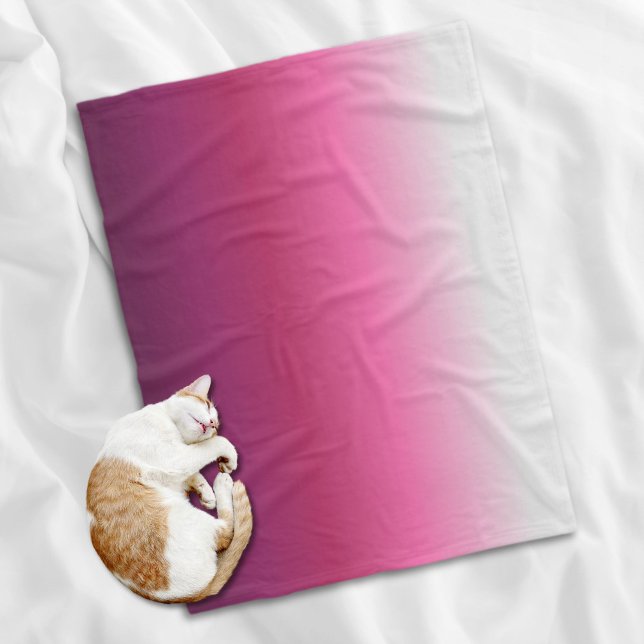 trendy magenta maroon marsala burgundy ombre fleecedecke (trendy magenta maroon marsala burgundy ombre fleece blanket)