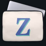 Trendy Medium Blue 3D-Anfangsbuchstabe | Linenfarb Laptopschutzhülle<br><div class="desc">Trendy Medium Blue 3D (Light Aquamarin Shades) Initialbuchstabe | Linenfarbe. Sie können wählen, ob Sie Ihren Initial oder den Initial eines geliebten hinzufügen möchten. Ob es ein herzliches Geschenk für jemanden ist, der Ihnen lieb ist oder eine persönliche Leckerei, die Wahl liegt bei Ihnen. Sie können auch die Personalisierung entfernen...</div>