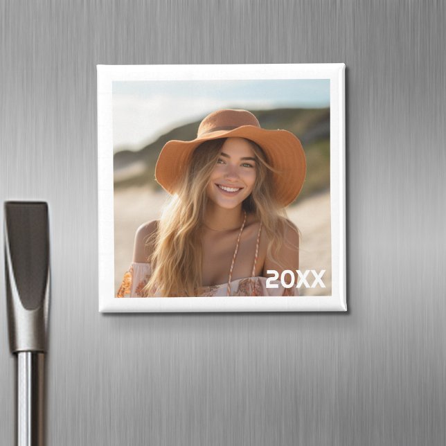 Trendy Minimaler Foto-Design mit Jahr Magnet (Personalized fridge magnet with photos and custom text)