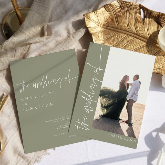 Trendy Modern Foto Sage Green Wedding Einladung (Von Creator hochgeladen)
