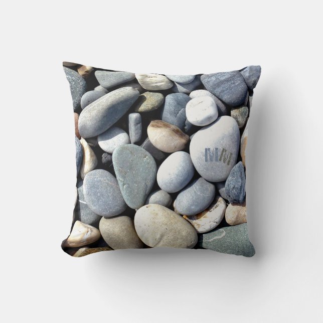 Trendy Monogramm-klarer natürlicher Kiesel Kissen (Vorderseite)