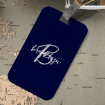 Trendy Navy Blue Gray White Script Monogram Gepäckanhänger<br><div class="desc">Dieses elegante personalisierte Gepäckanhänger mit einem Monogramm und Vornamen in modernem Grauton und Weiß auf marineblau Hintergrund.</div>