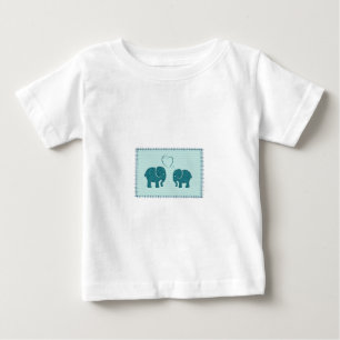 Trendy niedliche romantische Elefanten in der Lieb Baby T-shirt