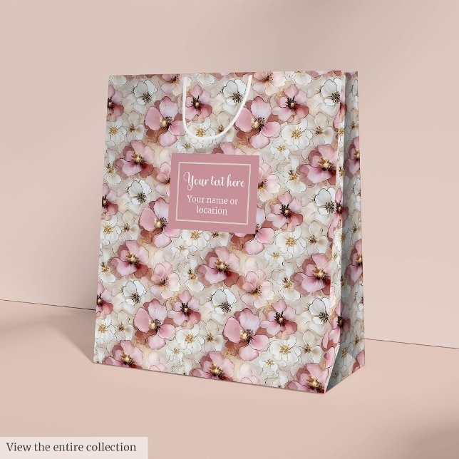 Trendy pastel pink and gold floral party gift bag mittlere geschenktüte (Trendy pastel pink and gold floral party gift bag)