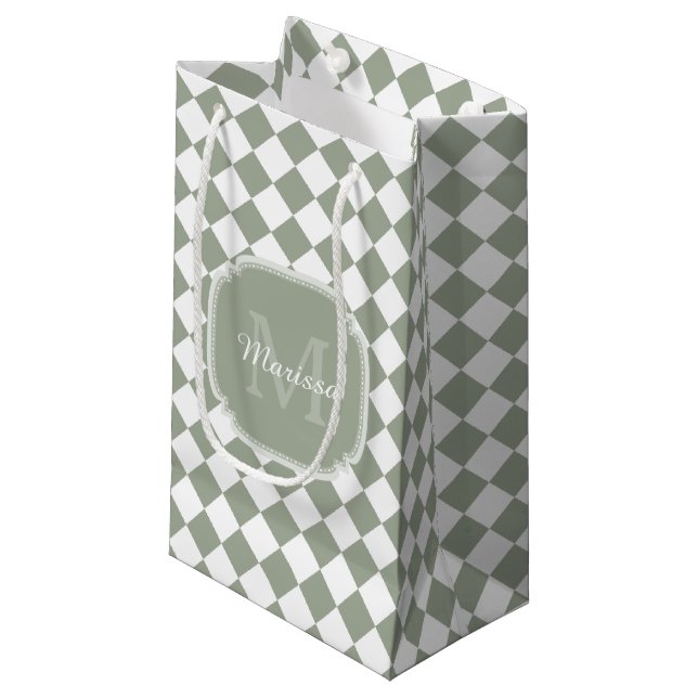 Trendy Sage Green Checked Mit Monogramm Name Kleine Geschenktüte (Vorderseite Schrägansicht)