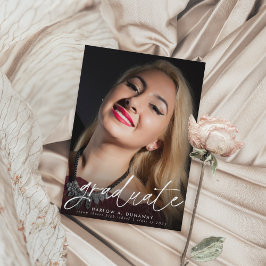 Trendy Script Zwei-Foto-Abschluss-Ankündigung Postkarte