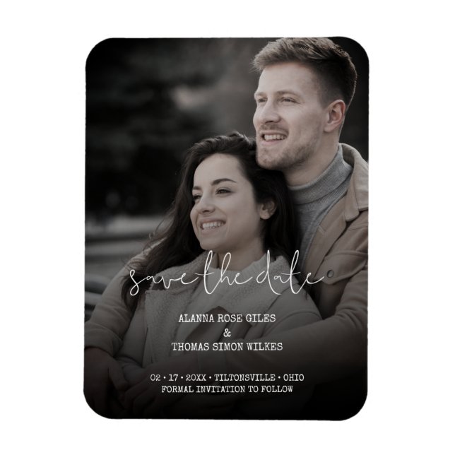 Trendy Simple Typografy Foto Wedding Couple Magnet (Vertikal)