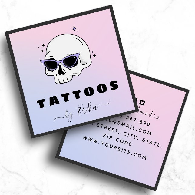 Trendy Skull Glasses Tattoo Artist Girly Gradient Quadratische Visitenkarte (Von Creator hochgeladen)