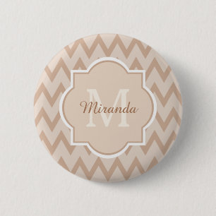 Trendy Tan Brown Zickzack Zigzag Name und Monogram Button