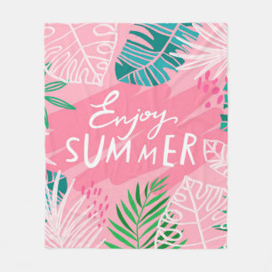 Trendy Vintager tropischer Sommer. Buchstaben geni Fleecedecke