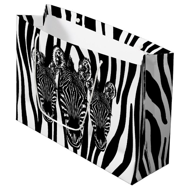 Trendy Zebra Herd auf Zebra Print Große Geschenktüte (Vorderseite Schrägansicht)