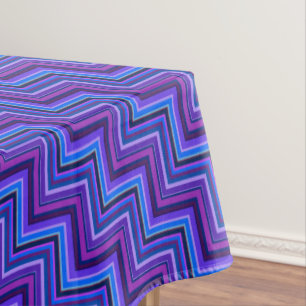 Treppen aus blauem und lila Streifen Tischdecke