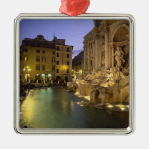 Trevi-Brunnen am Abend, Rom, Latium, Italien Silbernes Ornament