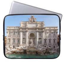 Trevi-Brunnen am frühen Morgen - Rom, Italien