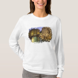 Trevi-Brunnen bei Nacht, Rom, Latium, Italien T-Shirt