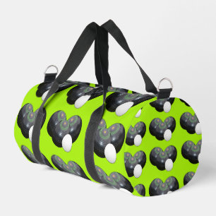 Triad of Precision: Rasenbowls Trio-Jack auf Limon Duffle Bag