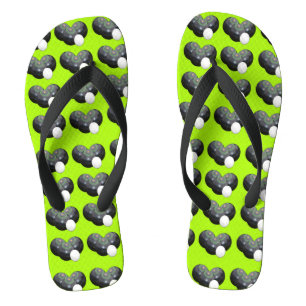Triad of Precision: Rasenbowls Trio-Jack auf Limon Flip Flops