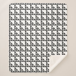Triangle-Muster weiß und schwarz Sherpadecke