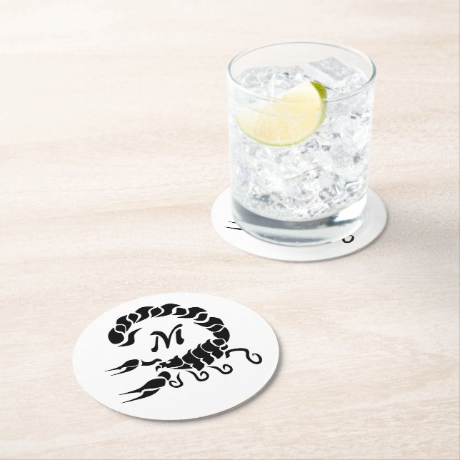 Tribal Black Scorpion Monogram Runder Pappuntersetzer (Vor Ort)