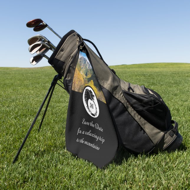 Tribal Black Wolf Silhouette Laurel Monogram Foto Golfhandtuch (Gras)